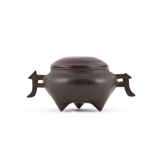 380 - A SILVER-WIRE-INLAID BRONZE TRIPOD INCENSE BURNER AND WOOD COVER, MARK ‘SHI SOU’   民国 ‘石叟’款 嵌银丝云纹双耳三... 