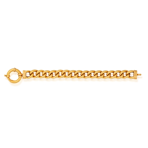 189 - A GOLD BRACELET  The curb-link chain with reeded terminals, finishing with a large spring ring clasp... 