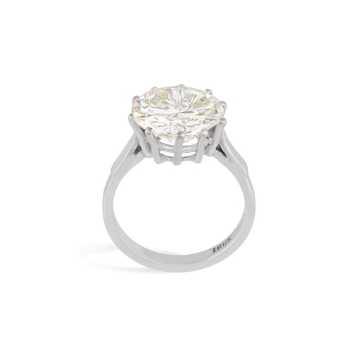 211 - ***WITHDRAWN***A DIAMOND SINGLE-STONE RING  The brilliant-cut diamond weighing approximately 5.50cts... 