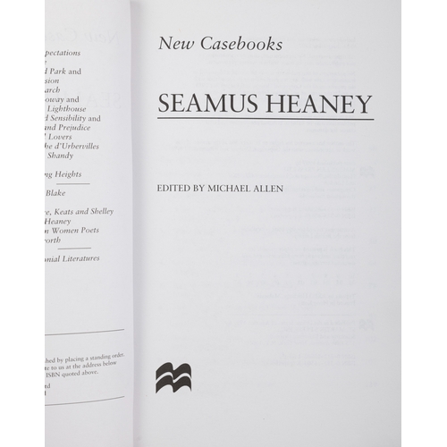 17 - ALLEN, MICHAEL. ED.  Seamus Heaney, New York, Macmillan Press Ltd, 1997. Paperback. Pp, 279.  Proven... 