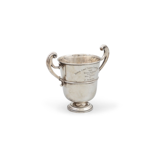 171 - A GEORGIAN REVIVAL SILVER LOVING CUP,  London c.1916, mark of Garrard & Co Ltd., of plain design, wi... 