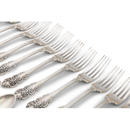 256 - AN AMERICAN STERLING SILVER 'BOTTICELLI' PATTERN FLATWARE SERVICE  by Frank Whitling, contained in a... 