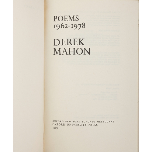 34 - MAHON, DEREK   Poems 1962 -1978, Oxford, Oxford University Press, 1979. Paperback. Pp, 117.  Provena... 