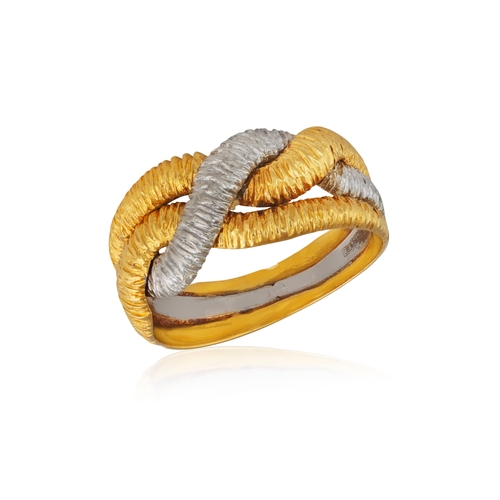 33 - A JEWELLERY GROUP LOT  1. AN 18K GOLD RING, composed of three scrolled textured bands of bi-coloured... 