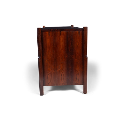 176 - CLAUDIO SALOCCHI (1934-2012)  A rosewood chest of drawers by Claudio Salocchi for Sormani. Italy, c.... 