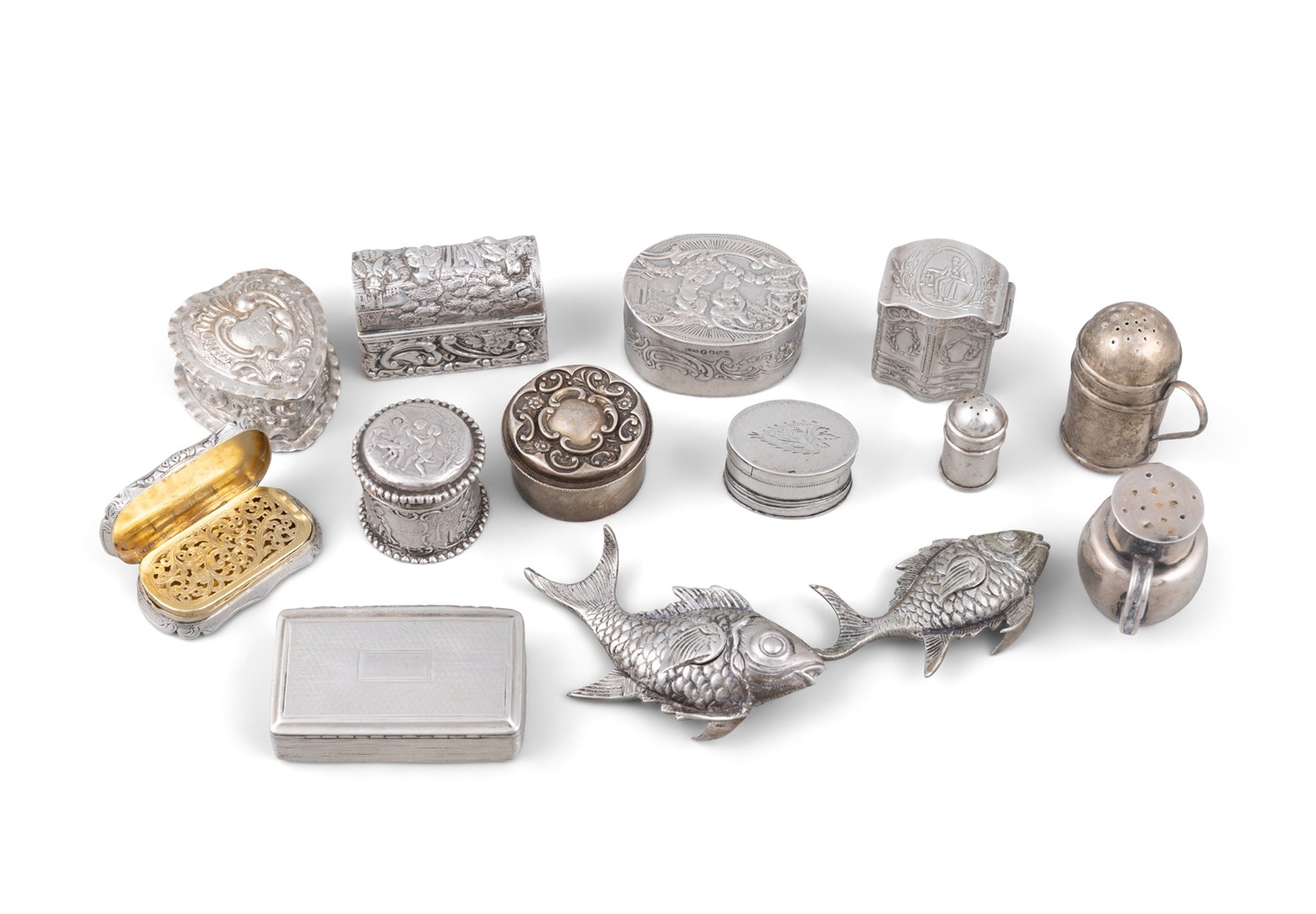 A COLLECTION OF SILVER PILL, SNUFF AND VINAGRIATTE BOXES including ...