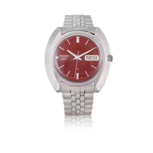 107 - SEIKO REF. 7006-7029, STAINLESS STEEL A stainless steel automatic wristwatch with day and date.  Yea... 