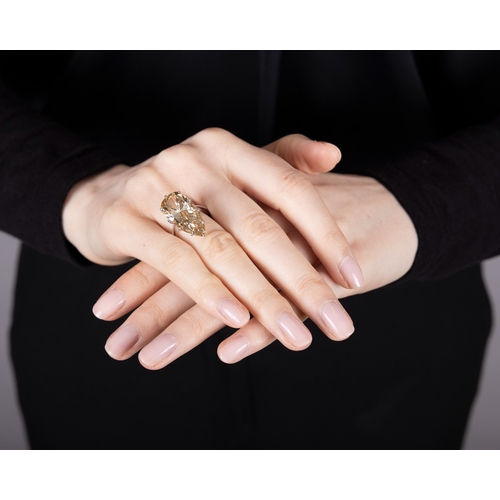 70 - AN IMPORTANT DIAMOND SINGLE-STONE RING  The private collection of a Continental Lady (lot 67 to 71) ... 