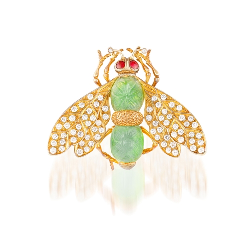 92 - MISSIAGLIA: A FINE EMERALD, DIAMOND AND RUBY BROOCH, CIRCA 1960  Designed as a stylised hornet in re... 