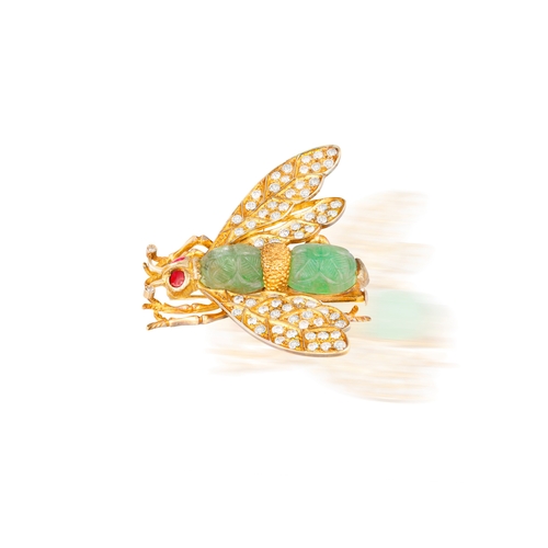 92 - MISSIAGLIA: A FINE EMERALD, DIAMOND AND RUBY BROOCH, CIRCA 1960  Designed as a stylised hornet in re... 