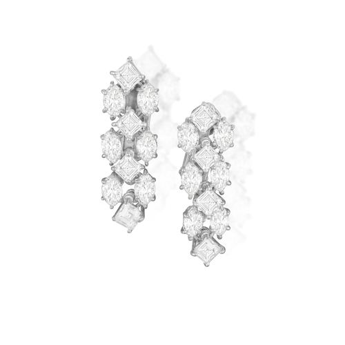 96 - ATTRIBUTED TO HARRY WINSTON: A FINE DIAMOND DEMI-PARURE, CIRCA 1970

* No internet bidding *

Compos... 