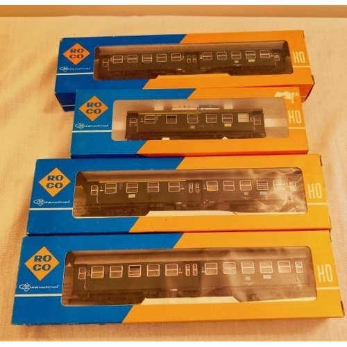 173 - Roco HO Gauge: Green Carriages - Set of 4