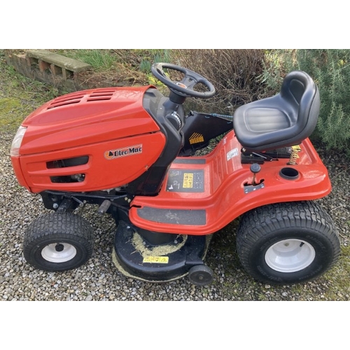 42 - An Oleo-Mac sit on lawn mower tractor. Appears to have had little use.