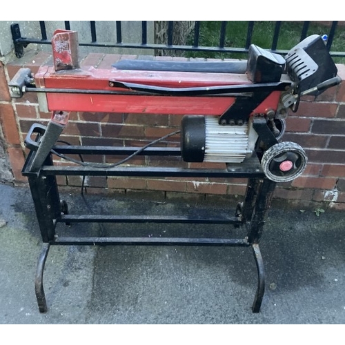 45 - A Longli Industries electrically motored log splitter machine.