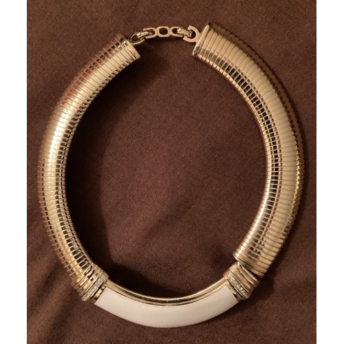 90 - Christian Dior choker necklace, a/f (broken link).