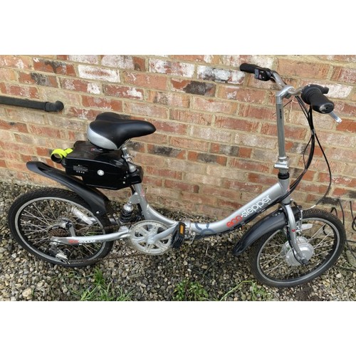 40 - Viking Eco-Stepper e-bike. Finished in silver having had little use. Comes with charger.