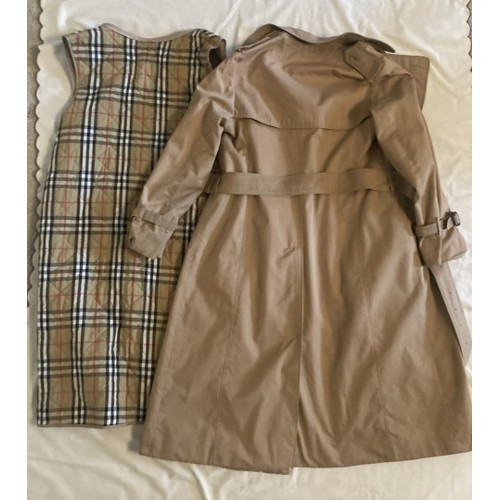 62 - Vintage Burberry beige trench coat with belt and quilted liner - armpit to armpit 55cm, 112cm L appr... 