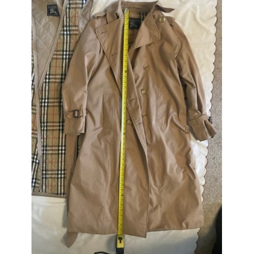 62 - Vintage Burberry beige trench coat with belt and quilted liner - armpit to armpit 55cm, 112cm L appr... 