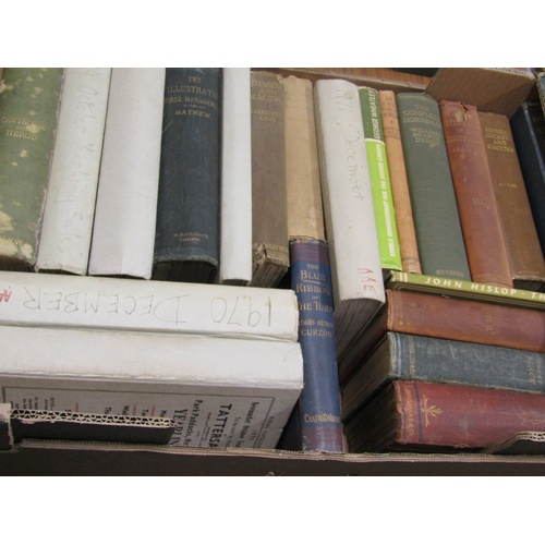 1018 - BOX CONTAINING 21 BOOKS RELATING TO HORSE RACING TO INCLUDE YOUATT ON THE HORSE BY LONGMANS AND CO, ... 