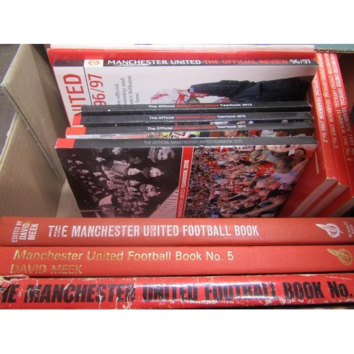 1044 - FIVE BOXES OF BOOKS RELATING TO MANCHESTER UNITED FOOTBALL CLUB AND THEIR PLAYERS TO INCLUDE MANCHES... 
