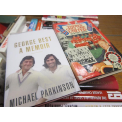 1044 - FIVE BOXES OF BOOKS RELATING TO MANCHESTER UNITED FOOTBALL CLUB AND THEIR PLAYERS TO INCLUDE MANCHES... 
