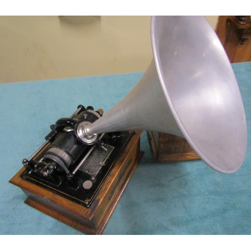 32 - An early 20c Edison Bell Gem Phonograph no. 6966 with its Model C reproducer and aluminium horn.  Th... 