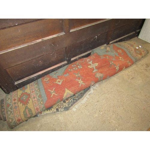 1267 - LARGE ORIENTAL RUG