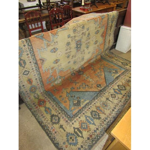 1267 - LARGE ORIENTAL RUG