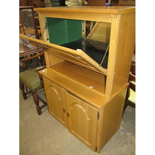 1276 - OAK DRINKS CABINET