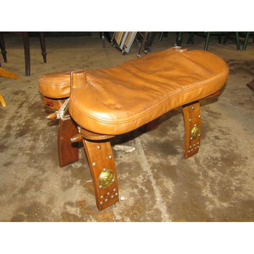 1294 - CAMEL STOOL