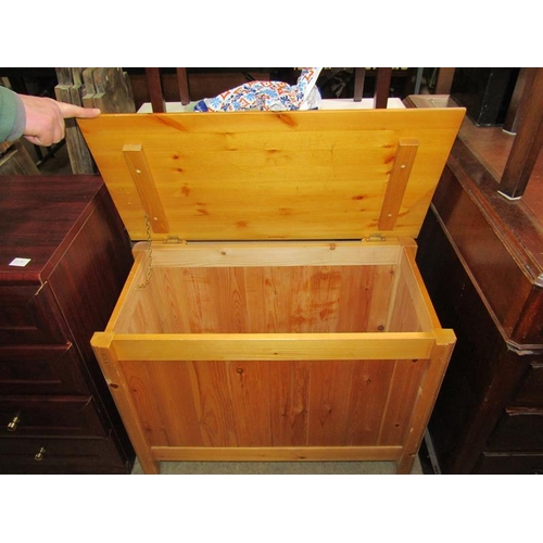 1313 - PINE BLANKET CHEST