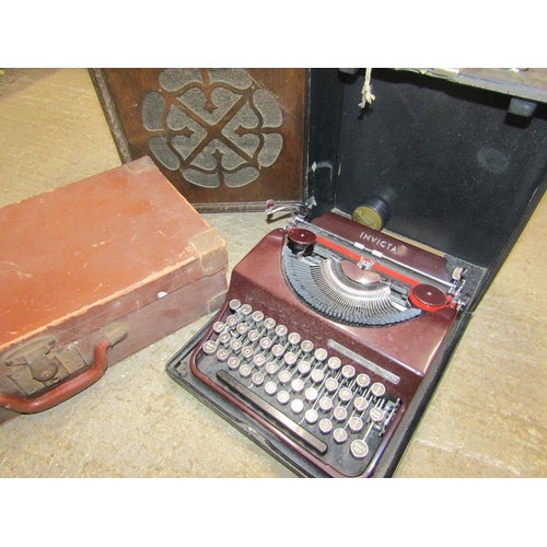 1534 - OLD SPEAKER AND TYPEWRITER IN CASE