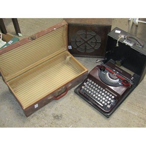 1534 - OLD SPEAKER AND TYPEWRITER IN CASE