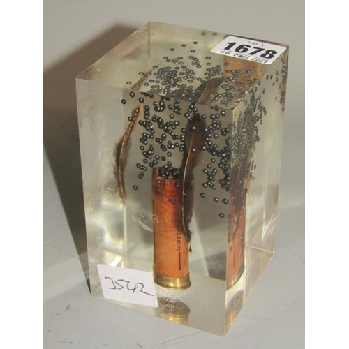 1678 - SHOTGUN CARTRIDGE PAPERWEIGHT DISPLAY 13cms H