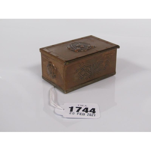 1744 - ARTS AND CRAFTS PERIOD COPPER VESTA BOX WITH INTERNAL STRIKE TO LID - 8cms W