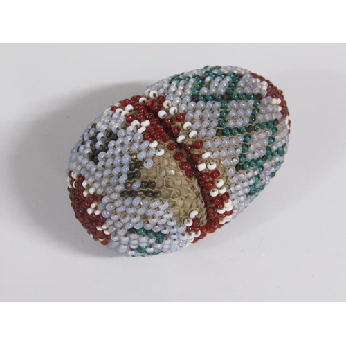 1748 - 19c EGG BOX WITH BEADED DECORATION CONTAINING MINIATURE DOMINOES, THE BOX 5cms L - SOME BEADS MISSIN... 