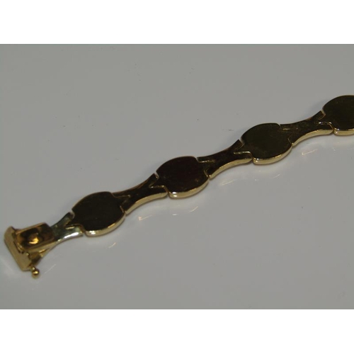 1755 - 18ct GOLD BRACELET - 20cms LONG, 12g