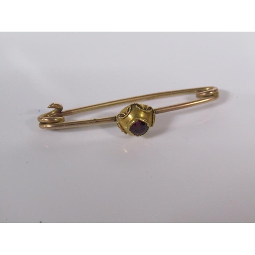 1756B - VICTORIAN MEMORIAM BROOCH; BAR BROOCH, 15G