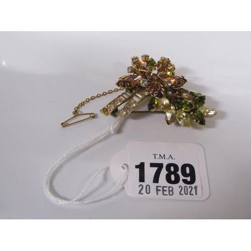 1789 - GILT METAL MULTI STONE SET FLORAL BROOCH WITH UNIDENTIFIED STAMP TO REAR