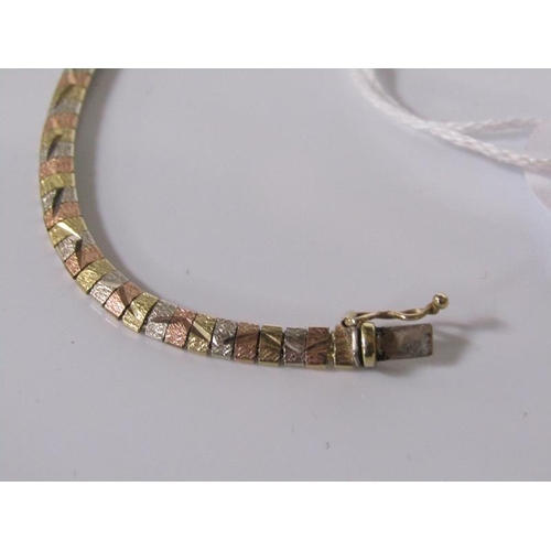 1807 - 9ct GOLD TRI COLOUR BRACELET - 18cms L, 7.3g