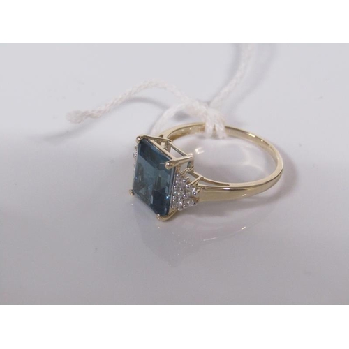 1843 - 9ct LONDON BLUE TOPAZ RING SIZE O