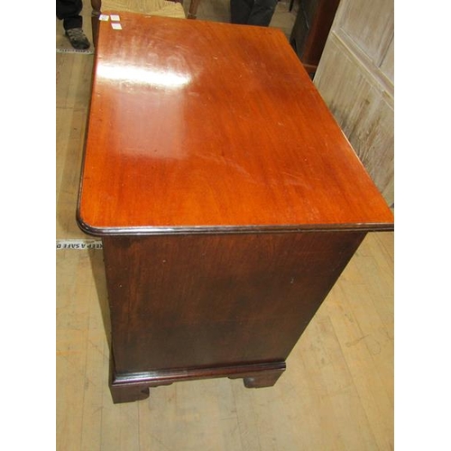 2134 - LATE GEORGIANY MAHOGANY KNEEHOLE DESK OF RECTANGULAR FORM, THE TOP WITH MOULDED EDGE OVER ONE LONG D... 