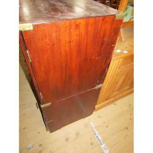 2152 - 19c MAHOGANY MILITARY LINEN PRESS, THE UPPER SECTION ENCLOSING TWO LINEN SHELVES, THE BASE WITH TWO ... 