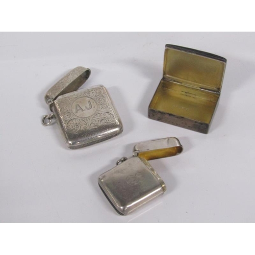 1930 - SILVER PILL BOX TOGETHER WITH TWO VESTA CASES