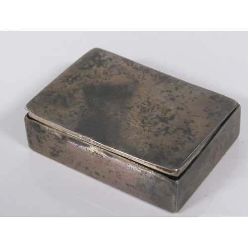 1930 - SILVER PILL BOX TOGETHER WITH TWO VESTA CASES