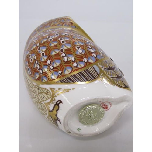 1945 - ROYAL CROWN DERBY OWL PAPERWEIGHT WITH GOLD STOPPER, 12.5CM H