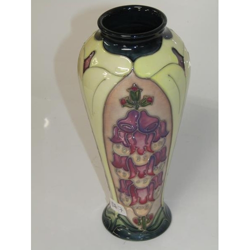 1948 - MOORCROFT FOXGLOVE VASE BY RACHEL BISHOP, 22CM H