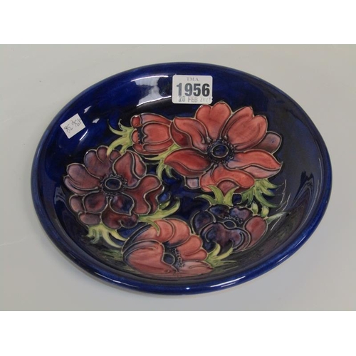 1956 - MOORCROFT ANEMONE SHALLOW DISH OF CIRCULAR FORM, 21.5C DIAM