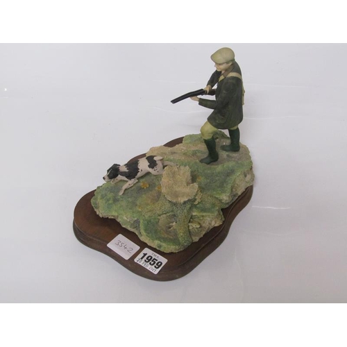 1959 - BORDER FINE ARTS FIGURE GROUP - HUNTING WITH DOG, 21CM H