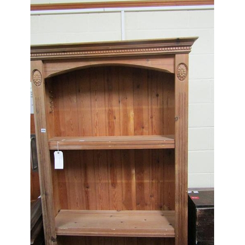 2225 - PINE STANDING OPEN BOOKCASE WITH ADJUSTABLE SHELVES UNDER A DENTIL MOULDED CORNICE, 110CM W, 200CM H